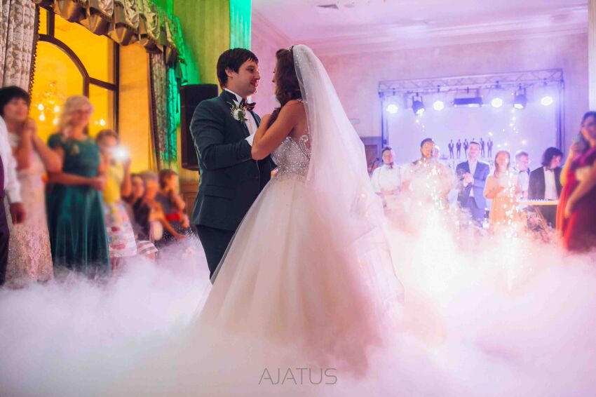 TANIEC W CHURACH/CIĘŻKI DYM